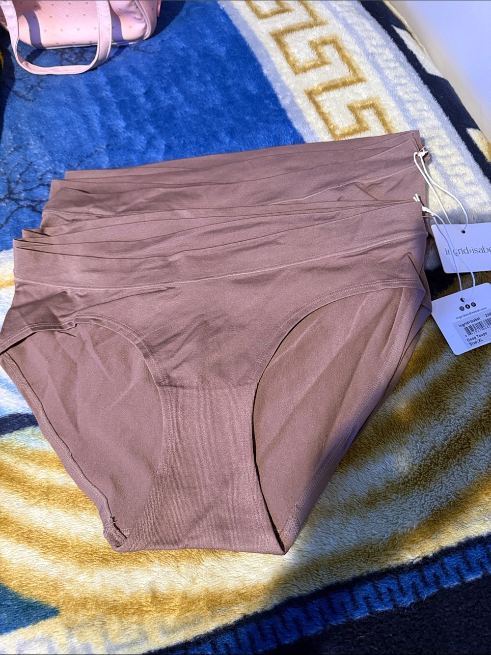 Ingrid & Isabel High-Waist Seamless Shorts - Mauve